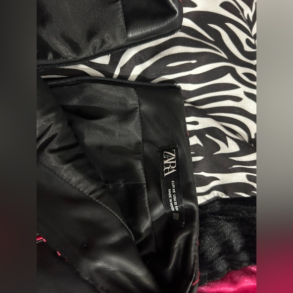 Zara leather mini skirt - Picture 3 of 3